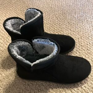 Sketchers Women’s Size 6 Slippers Booties Black Suede with Faux Fur Lining